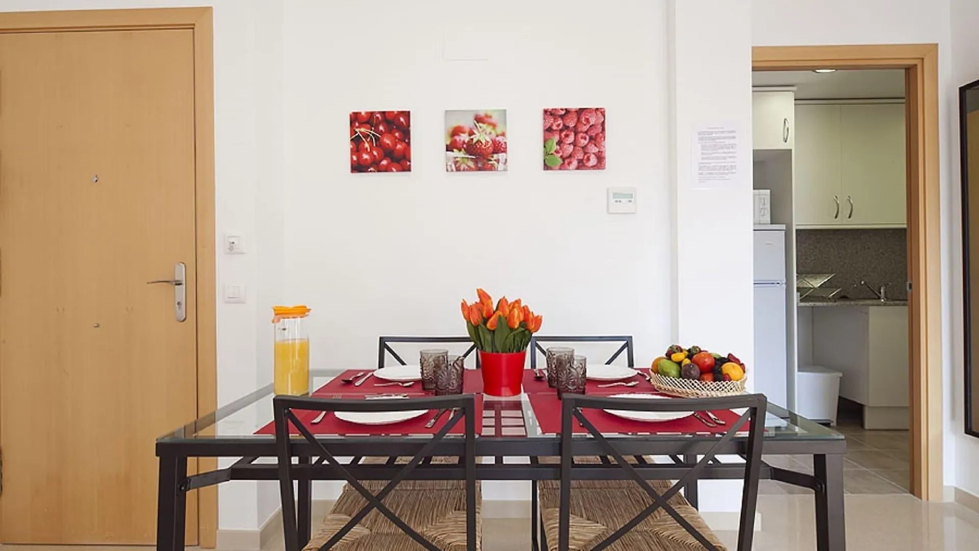 Apartment Charmsuites Nou Rambla Barcelona Spain