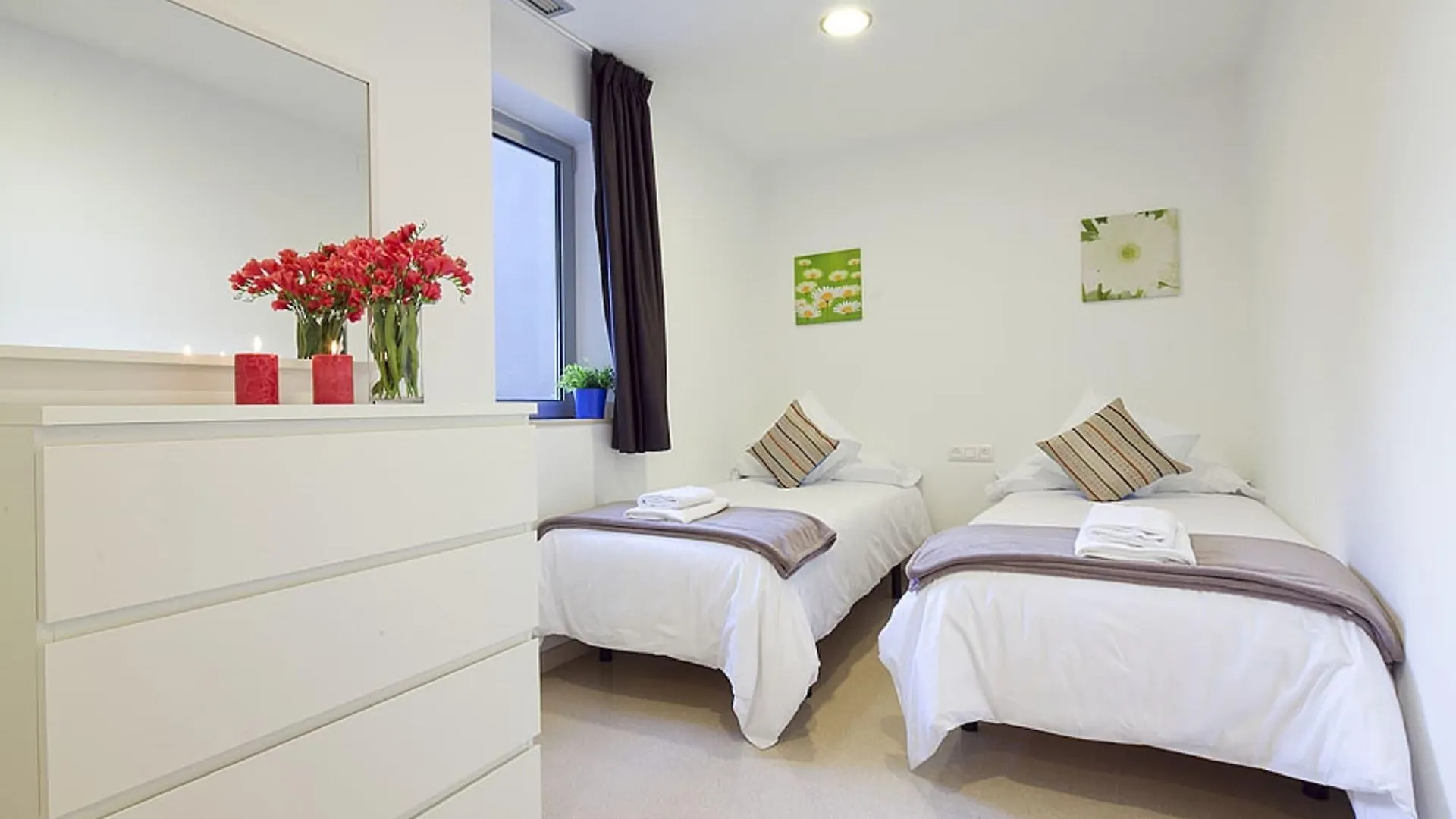 Charmsuites Nou Rambla apartamentos Barcelona España